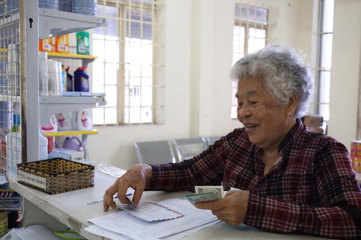 Hàng triệu người cần biết 3 hình thức chi trả lương hưu tháng 1-2/2024 nhận gộp- Ảnh 1.