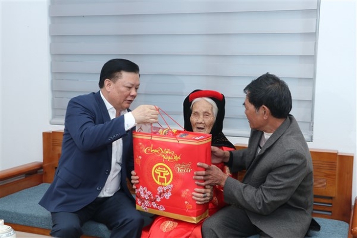 Hà Nội dành gần 553 tỷ đồng tặng quà cho các đối tượng chính sách dịp Tết Nguyên đán- Ảnh 1. Hà Nội dành gần 553 tỷ đồng tặng quà cho các đối tượng chính sách dịp Tết Nguyên đán- Ảnh 1.