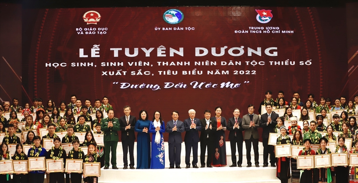 143 học sinh, sinh viên dân tộc thiểu số tiêu biểu được vinh danh- Ảnh 1.