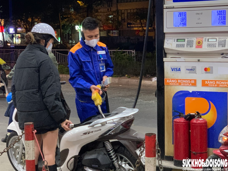 Giá xăng dầu hôm nay (21/12): RON 95 tăng trở lại sau 5 phiên giảm liên tiếp- Ảnh 2.
