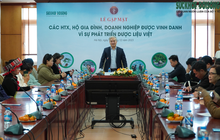 Gặp mặt các doanh nghiệp, HTX, hộ cá thể được vinh danh vì sự phát triển dược liệu Việt- Ảnh 1. Gặp mặt các doanh nghiệp, HTX, hộ cá thể được vinh danh vì sự phát triển dược liệu Việt- Ảnh 1.