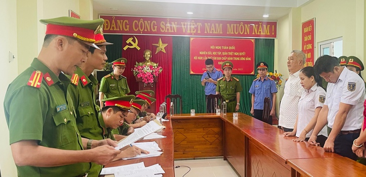 Giám đốc Cảng vụ hàng hải Quảng Nam cùng 2 giám đốc doanh nghiệp bị khởi tố- Ảnh 1.