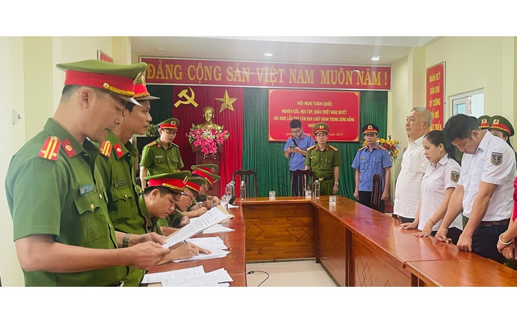 Khởi tố, bắt tạm giam bảy người tại Cảng vụ hàng hải Thanh Hoá- Ảnh 2.