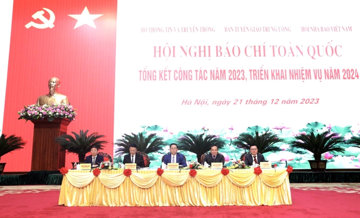 Khai mạc Hội nghị Báo chí toàn quốc tổng kết công tác năm 2023, triển khai nhiệm vụ năm 2024- Ảnh 1. Khai mạc Hội nghị Báo chí toàn quốc tổng kết công tác năm 2023, triển khai nhiệm vụ năm 2024- Ảnh 1.