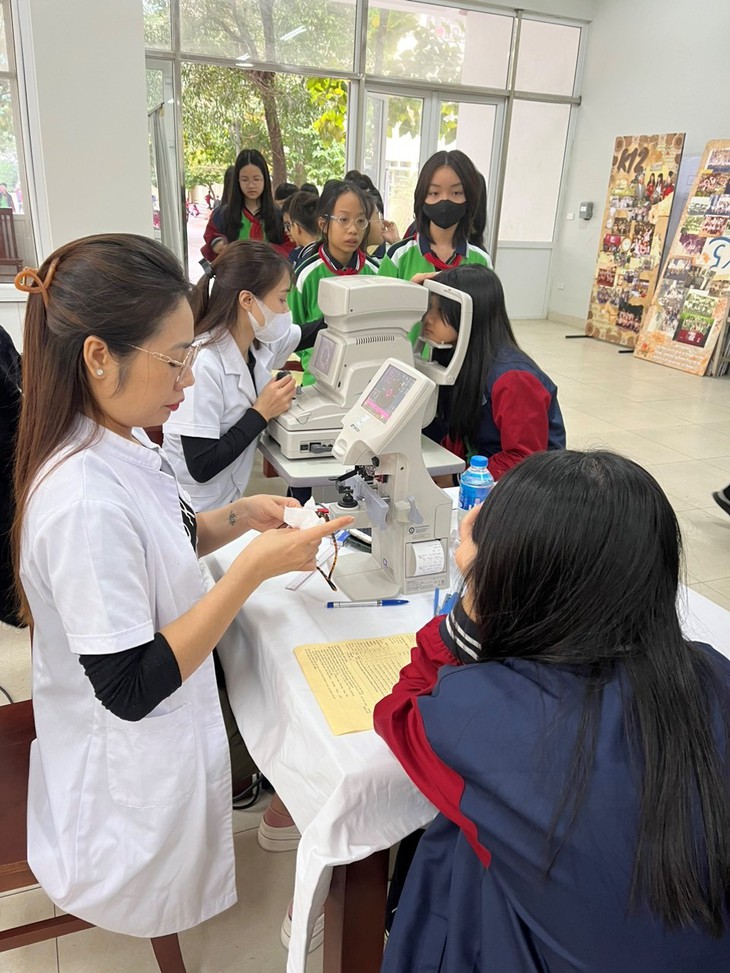 Ánh sáng tự nhiên - liều thuốc quý trong quản lý cận thị- Ảnh 2.