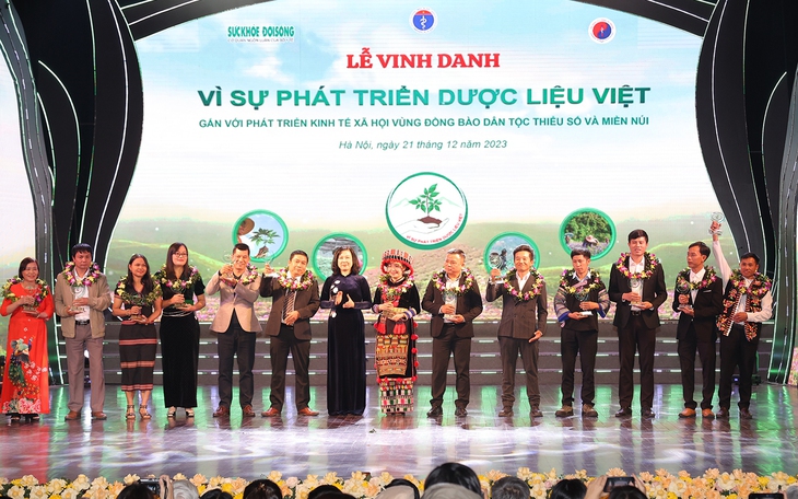 13 HTX trồng, chăm sóc dược liệu xuất sắc được vinh danh