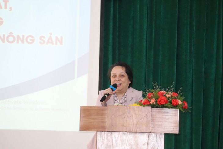 Sản phẩm tại 3 chợ đầu mối TPHCM bị tiểu thương pha trộn trước khi bán ra chợ lẻ- Ảnh 1.
