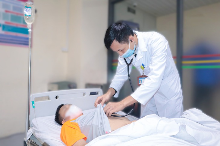 Bộ Y tế: Cảnh báo tai nạn bỏng lửa, ngộ độc khí CO do sưởi ấm bằng than, củi trong không gian kín khi trời rét- Ảnh 1.