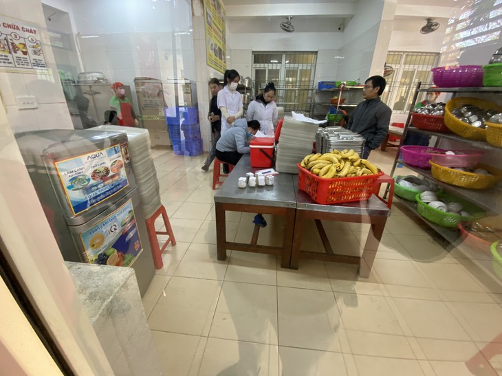 Kết quả xét nghiệm các mẫu thức ăn khiến nhiều học sinh tại Thanh Hóa nhập viện- Ảnh 2. Kết quả xét nghiệm các mẫu thức ăn khiến nhiều học sinh tại Thanh Hóa nhập viện- Ảnh 2.