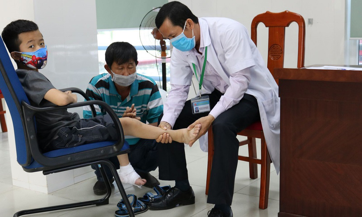 Đến năm 2023, nước ta có khoảng 7 triệu người khuyết tật, có 87,27% sống ở nông thôn - tỷ lệ người khuyết tật sống ở khu vực này thuộc diện nghèo và cận nghèo cao gấp 3 lần tỷ lệ nghèo trung bình của cả nước. Ảnh minh hoạ Đến năm 2023, nước ta có khoảng 7 triệu người khuyết tật, có 87,27% sống ở nông thôn - tỷ lệ người khuyết tật sống ở khu vực này thuộc diện nghèo và cận nghèo cao gấp 3 lần tỷ lệ nghèo trung bình của cả nước. Ảnh minh hoạ