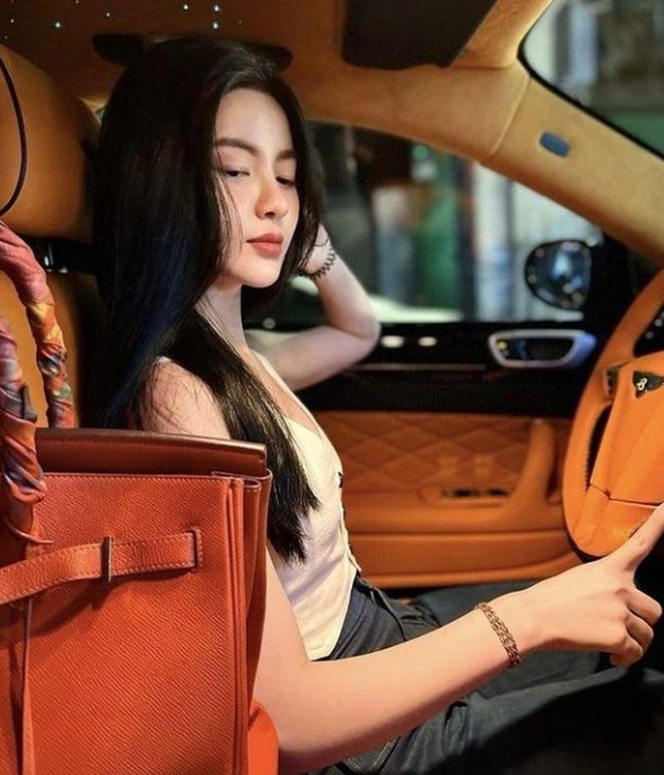Tài sản sau khi về chung nhà của Quang Hải và vợ hotgirl 'khủng' ra sao?- Ảnh 5. Tài sản sau khi về chung nhà của Quang Hải và vợ hotgirl 'khủng' ra sao?- Ảnh 5.