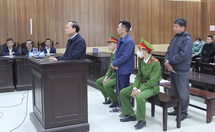 Thanh Hóa: Tòa trả hồ sơ xét xử vụ nguyên Chủ tịch huyện cùng đồng phạm- Ảnh 2. Thanh Hóa: Tòa trả hồ sơ xét xử vụ nguyên Chủ tịch huyện cùng đồng phạm- Ảnh 2.