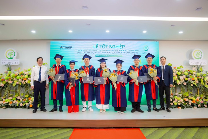 Lễ tốt nghiệp Tư vấn viên Sức khỏe Dinh dưỡng Nutrilite 2023- Ảnh 1.