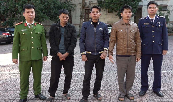 Nghệ An: Bắt 2 đường dây mua bán, tàng trữ hơn 1,9 tấn pháo
- Ảnh 2.
