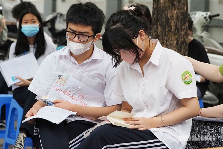 Căng thẳng giành 'suất' vào lớp 10: Cách giảm áp lực cho học sinh- Ảnh 1.