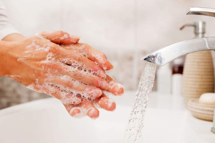Cách chăm sóc da tay mềm mại trong mùa hanh khô- Ảnh 1.