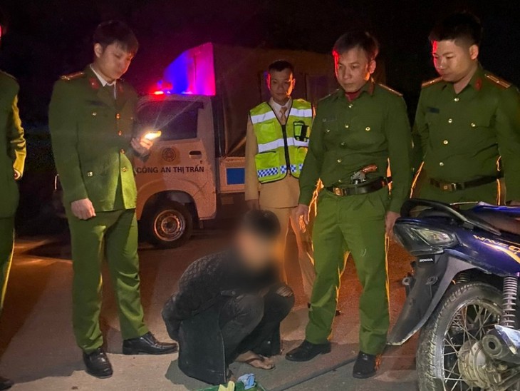 Nhóm thanh thiếu niên mang bom xăng đi giải quyết mâu thuẫn- Ảnh 2.