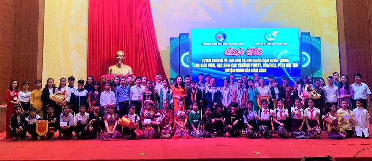 Đưa vấn đề tảo hôn và hôn nhân cận huyết thống đến với học sinh DTTS Minh Hóa, Quảng Bình- Ảnh 1.