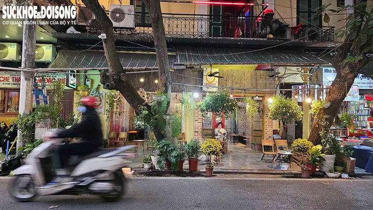 Hiện trạng vỉa hè các tuyến phố dự kiến được cho thuê tại Hà Nội- Ảnh 9.