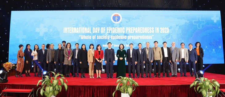 Thứ trưởng Bộ Y tế: Dịch bệnh truyền nhiễm vẫn luôn diễn biến phức tạp, khó lường- Ảnh 1.