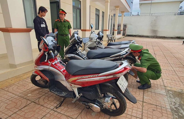 Thanh niên 18 tuổi có 6 lần trộm cắp xe máy trong 10 ngày- Ảnh 1.