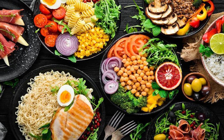7 cách đơn giản thực hiện chế độ ăn Địa Trung Hải để có sức khỏe tốt hơn- Ảnh 1.