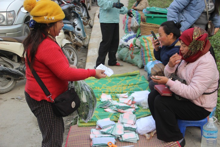 Độc đáo phiên chợ miền biên giới ngày cuối năm- Ảnh 7. Độc đáo phiên chợ miền biên giới ngày cuối năm- Ảnh 7.