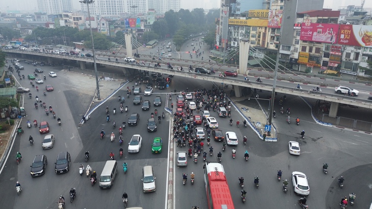 Chính thức tổ chức lại giao thông nút giao Ngã Tư Sở- Ảnh 2.