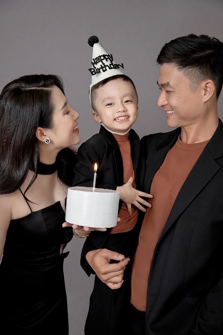 Hôn nhân của diễn viên VFC: Duy Hưng có vợ cùng nghề, hy sinh sự nghiệp để chồng tỏa sáng- Ảnh 6.