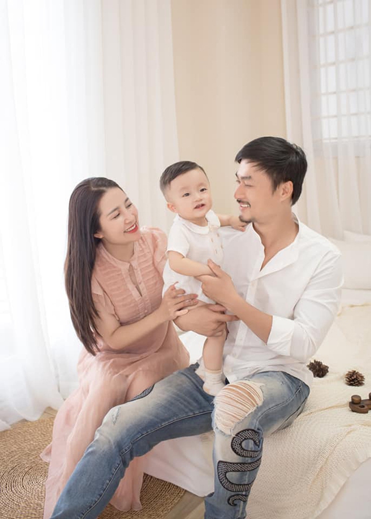 Hôn nhân của diễn viên VFC: Duy Hưng có vợ cùng nghề, hy sinh sự nghiệp để chồng tỏa sáng- Ảnh 7.