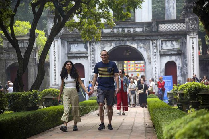 Việt Nam đón 12,6 triệu lượt khách quốc tế trong năm 2023- Ảnh 1. Việt Nam đón 12,6 triệu lượt khách quốc tế trong năm 2023- Ảnh 1.