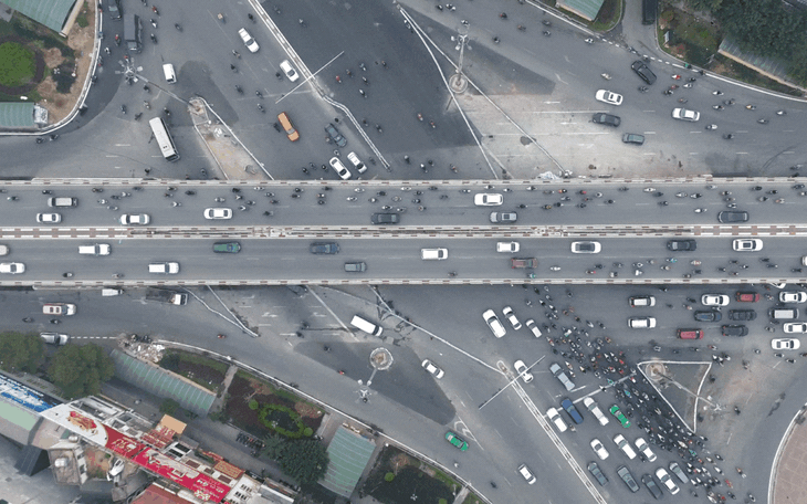 Giao thông tại Ngã Tư Sở thế nào sau 5 ngày điều chỉnh?
