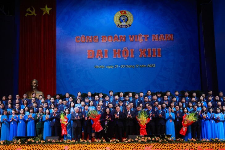 Ông Nguyễn Đình Khang tái đắc cử Chủ tịch Tổng Liên đoàn Lao động Việt Nam nhiệm kỳ 2023-2028- Ảnh 1.