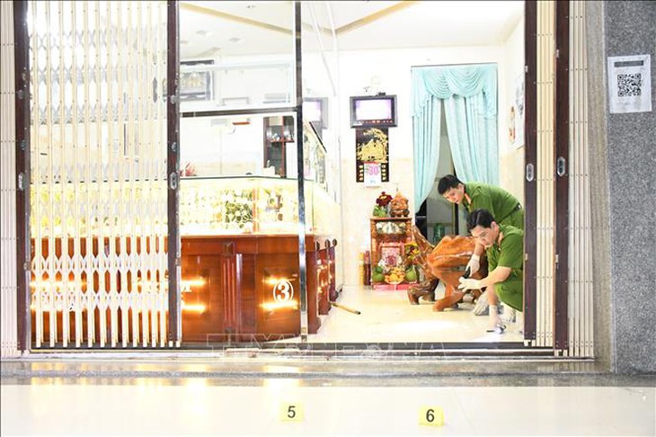 Vụ cướp tiệm vàng ở Trà Vinh: Phát hiện, thu giữ hơn 80 chỉ vàng- Ảnh 1. Vụ cướp tiệm vàng ở Trà Vinh: Phát hiện, thu giữ hơn 80 chỉ vàng- Ảnh 1.