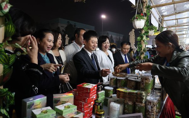 Đặc sản đảm bảo an toàn thực phẩm của 56 tỉnh, thành đang "hội tụ" về Thủ đô dịp cuối năm