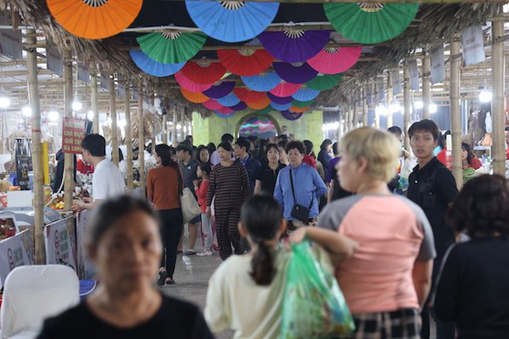 Đặc sản đảm bảo an toàn thực phẩm của 56 tỉnh, thành đang 'hội tụ' về Thủ đô dịp cuối năm- Ảnh 3. Đặc sản đảm bảo an toàn thực phẩm của 56 tỉnh, thành đang 'hội tụ' về Thủ đô dịp cuối năm- Ảnh 3.
