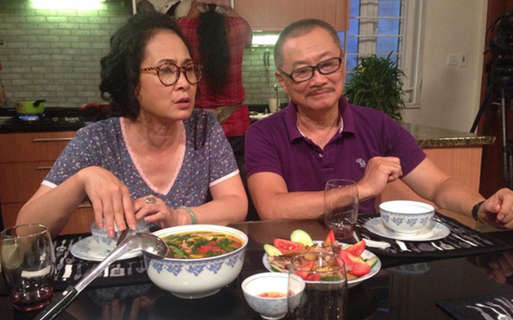 NSƯT Trần Đức tuổi U70: Được tặng danh hiệu NSND, đời thực như vợ chồng son bên bà xã- Ảnh 2.