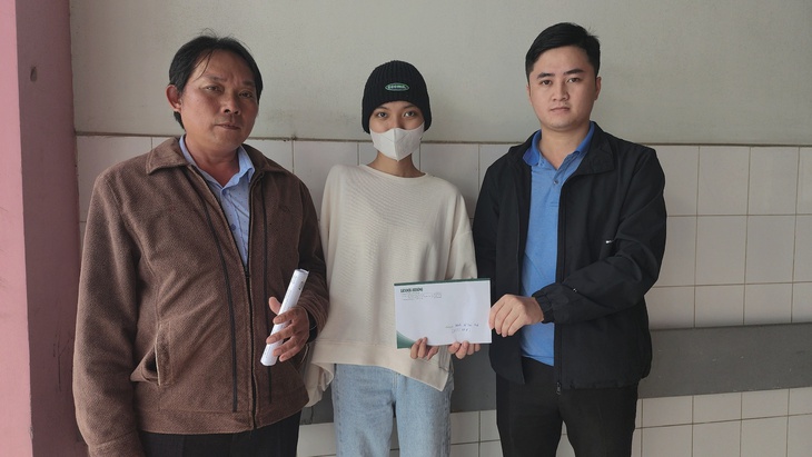 Tấm lòng bạn đọc đến với hai hoàn cảnh khó khăn ở Quảng Trị và Huế- Ảnh 2.