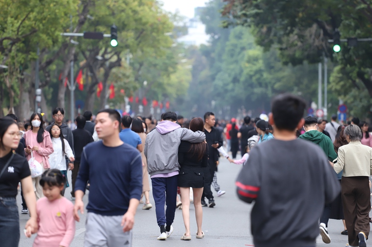 Sân khấu phố đi bộ Hồ Gươm đã sẵn sàng cho chương trình Countdown 2024- Ảnh 9.