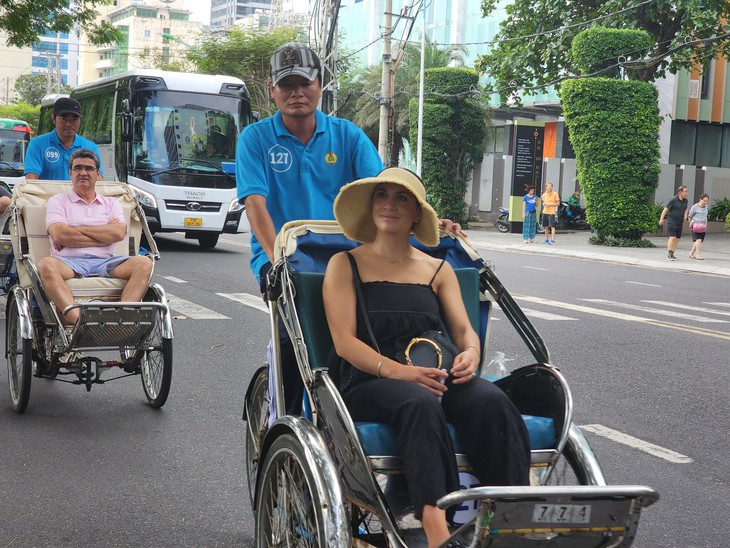 Tàu du lịch quốc tế đưa khách đến Khánh Hòa ngắm cảnh, học nấu ăn- Ảnh 2.