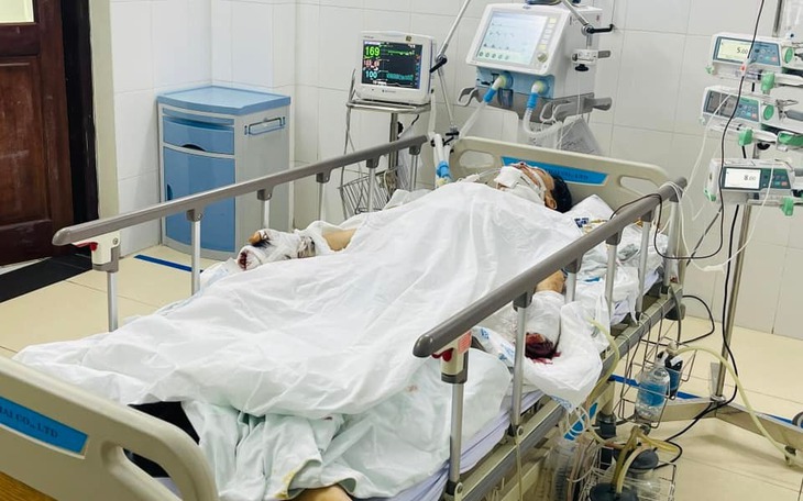 Học chế pháo trên mạng, một học sinh bị đa chấn thương nguy kịch