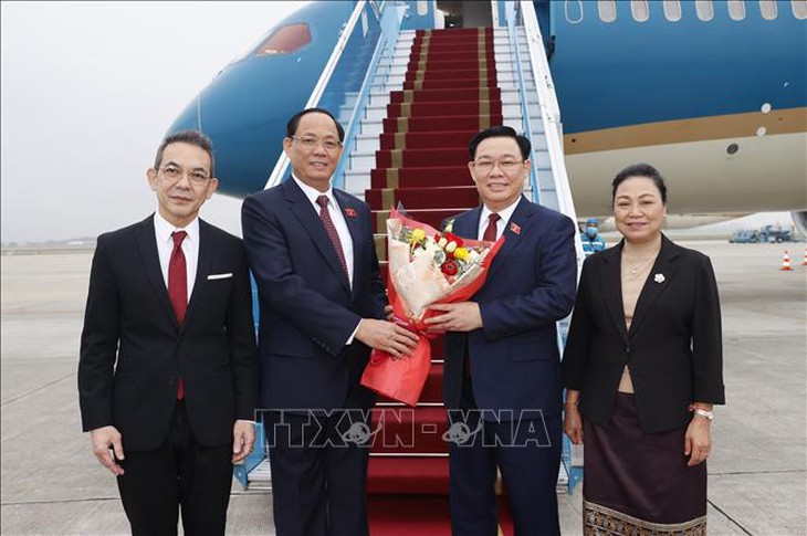 Chủ tịch Quốc hội Vương Đình Huệ lên đường dự Hội nghị cấp cao Quốc hội 3 nước Campuchia - Lào - Việt Nam; thăm, làm việc tại Lào và thăm chính thức Thái Lan- Ảnh 2. Chủ tịch Quốc hội Vương Đình Huệ lên đường dự Hội nghị cấp cao Quốc hội 3 nước Campuchia - Lào - Việt Nam; thăm, làm việc tại Lào và thăm chính thức Thái Lan- Ảnh 2.