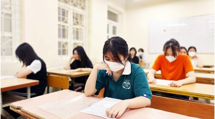 Dùng môn thi tốt nghiệp THPT để xét vào đại học: Số tổ hợp xét tuyển có giảm?- Ảnh 1.