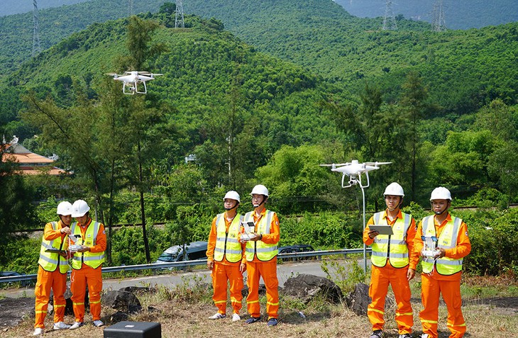 EVNNPT triển khai các giải pháp đảm bảo cung ứng điện các tháng cuối năm 2023 và năm 2024- Ảnh 1.