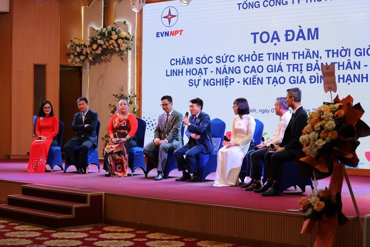 EVNNPT tổ chức thành công Hội nghị tổng kết và chương trình đào tạo công tác bình đẳng giới và Vì sự tiến bộ phụ nữ giai đoạn 2018 - 2023- Ảnh 4. EVNNPT tổ chức thành công Hội nghị tổng kết và chương trình đào tạo công tác bình đẳng giới và Vì sự tiến bộ phụ nữ giai đoạn 2018 - 2023- Ảnh 4.