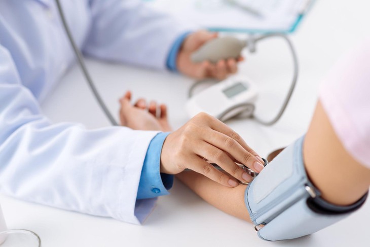 Tổ chức Y tế thế giới khuyến cáo tiêm ngừa vaccine bạch hầu đúng lịch và đúng liều lượng cho trẻ ngay từ những tháng đầu đời và tiêm đầy đủ những mũi nhắc lại để tạo miễn dịch hoàn thiện nhất. Ảnh minh họa