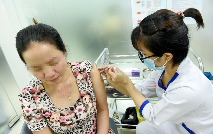 Tuyên truyền, giáo dục sức khỏe cho người dân toàn quốc để cung cấp những thông tin cần thiết về triệu chứng, cách phòng ngừa bệnh hiệu quả.. Ảnh minh họa