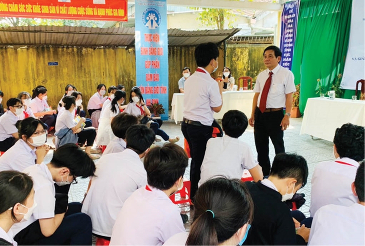 Đẩy mạnh việc giáo dục sức khỏe sinh sản cho vị thành niên, thanh niên- Ảnh 2. Đẩy mạnh việc giáo dục sức khỏe sinh sản cho vị thành niên, thanh niên- Ảnh 2.