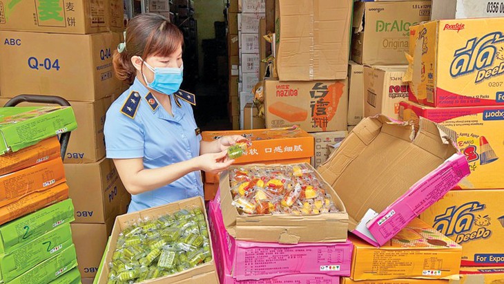 Hà Nội: Ngăn chặn mất an toàn vệ sinh thực phẩm dịp Tết Nguyên đán từ việc chủ động tăng nguồn cung ứng hàng hóa chất lượng- Ảnh 2. Hà Nội: Ngăn chặn mất an toàn vệ sinh thực phẩm dịp Tết Nguyên đán từ việc chủ động tăng nguồn cung ứng hàng hóa chất lượng- Ảnh 2.