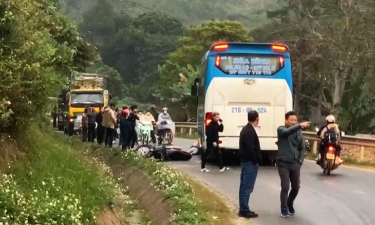 Nữ sinh bị xe khách tông tử vong trên đường đến trường- Ảnh 2. Nữ sinh bị xe khách tông tử vong trên đường đến trường- Ảnh 2.